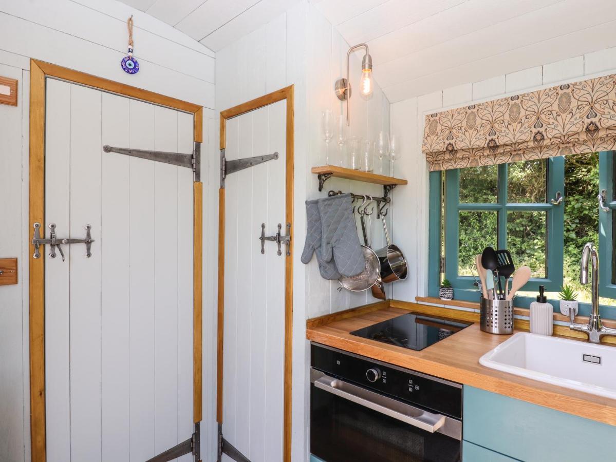 Two Moors Shepherds Hut Exeter