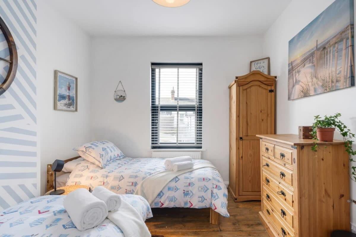Holiday home Stylish House W Free Parking Nr Centre