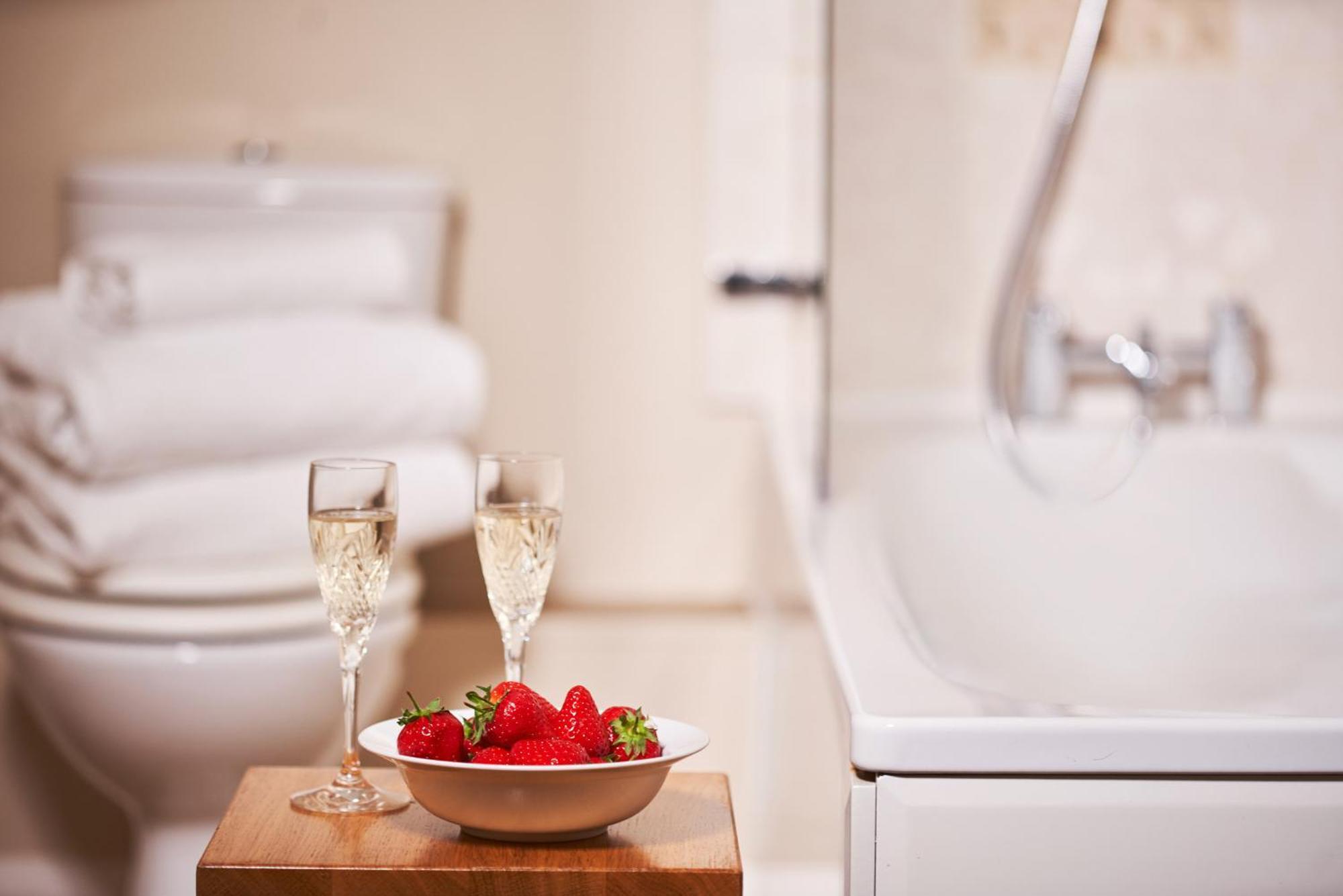 Swallows End - With Hot Tub, Sauna And Pool Exeter