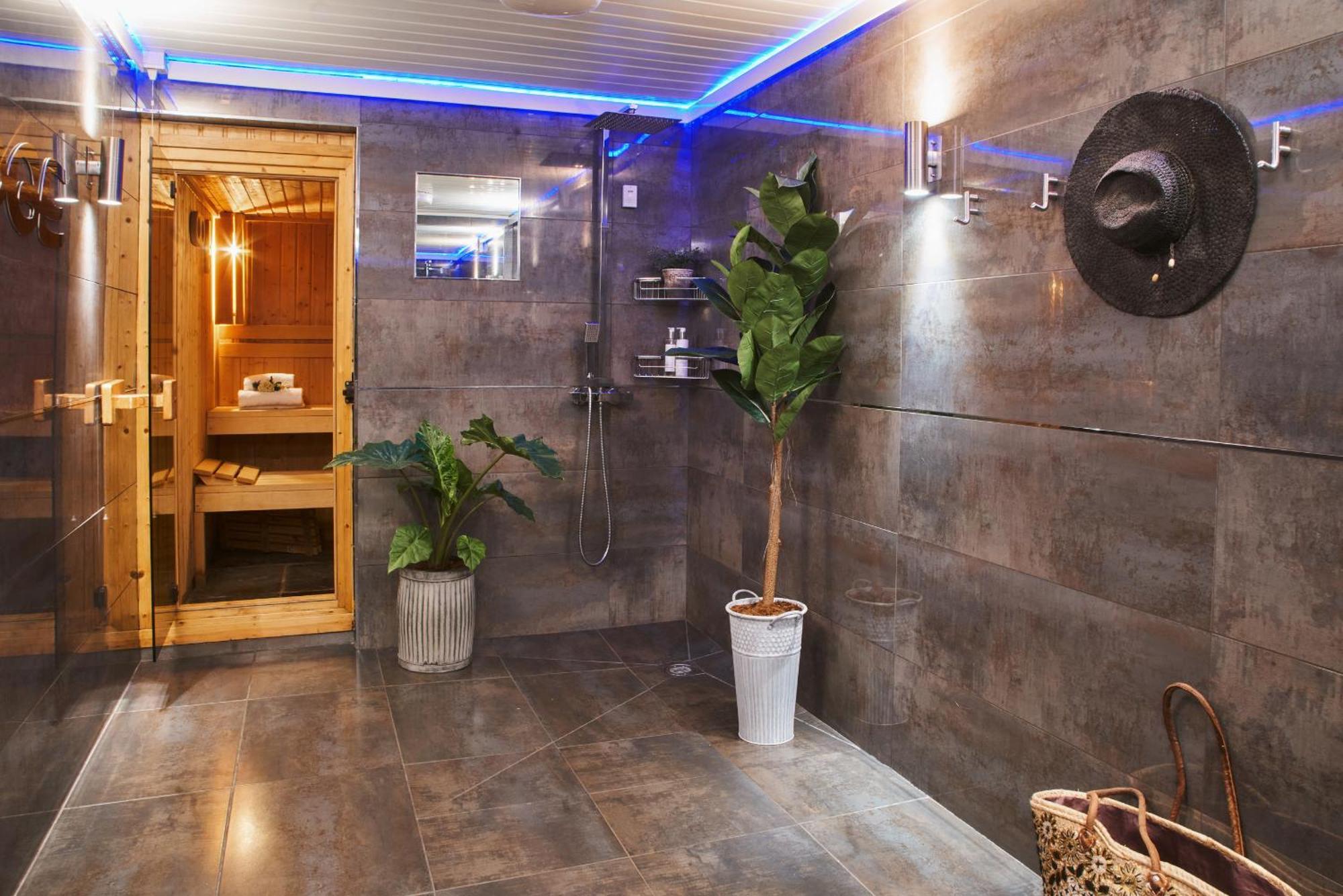 Swallows End - With Hot Tub, Sauna And Pool * Exeter