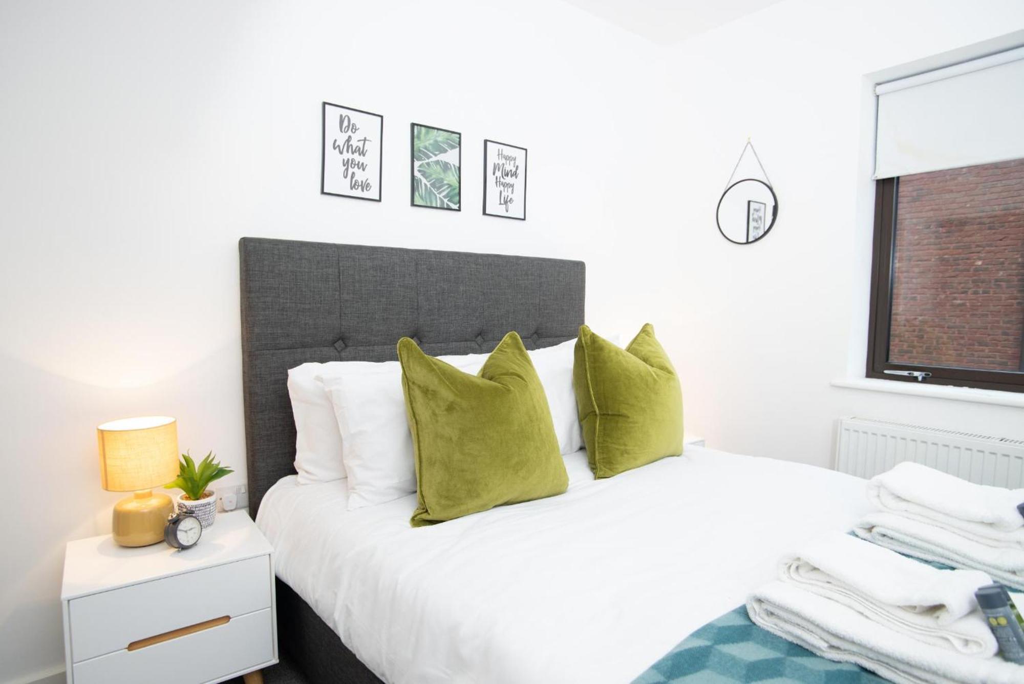 Two Bedroom In The Heart Of Apartment *