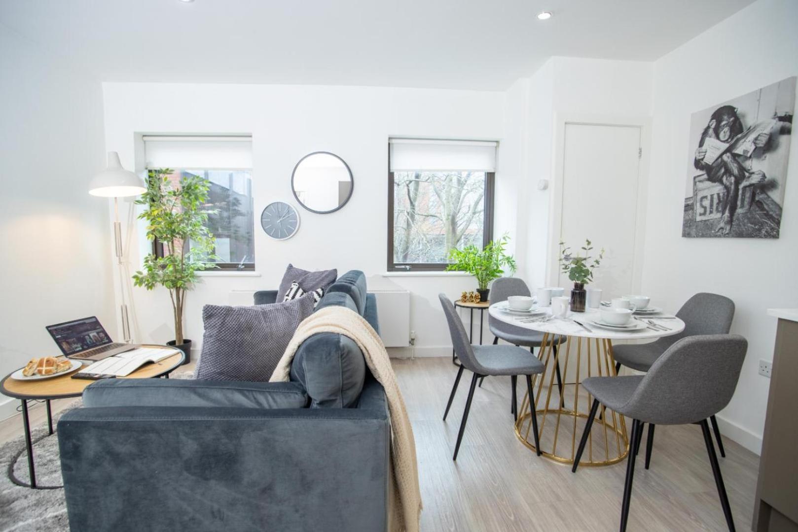Two Bedroom In The Heart Of Apartment *