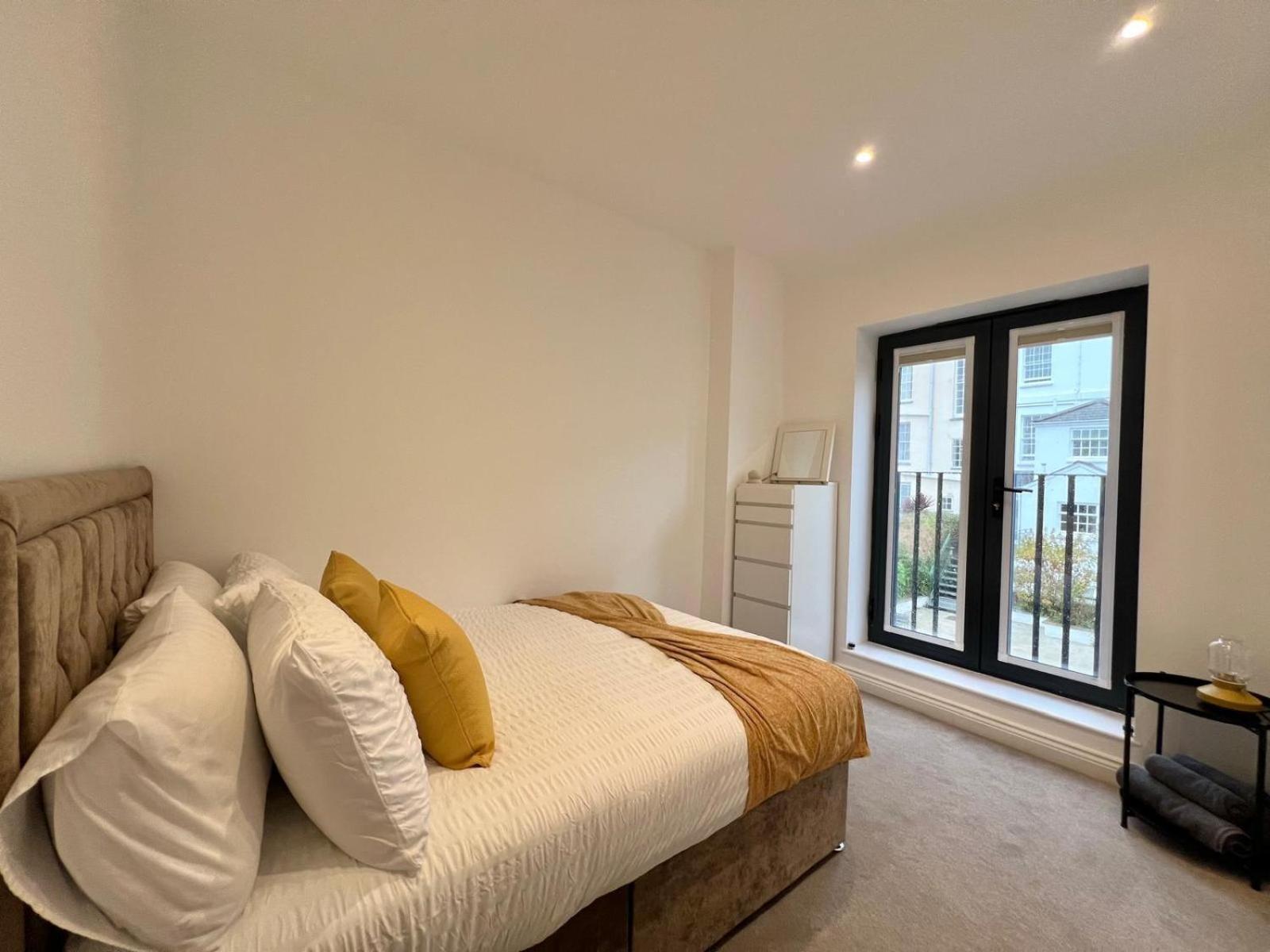 Richmond Mews By Staytor *