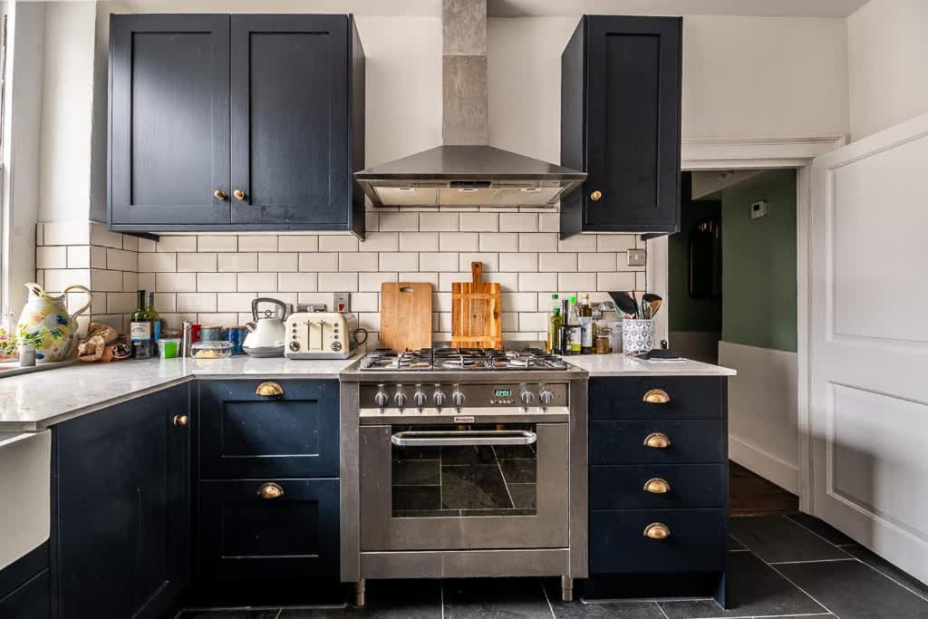 Grand Sleeps 6 - Short Uk Ltd Exeter