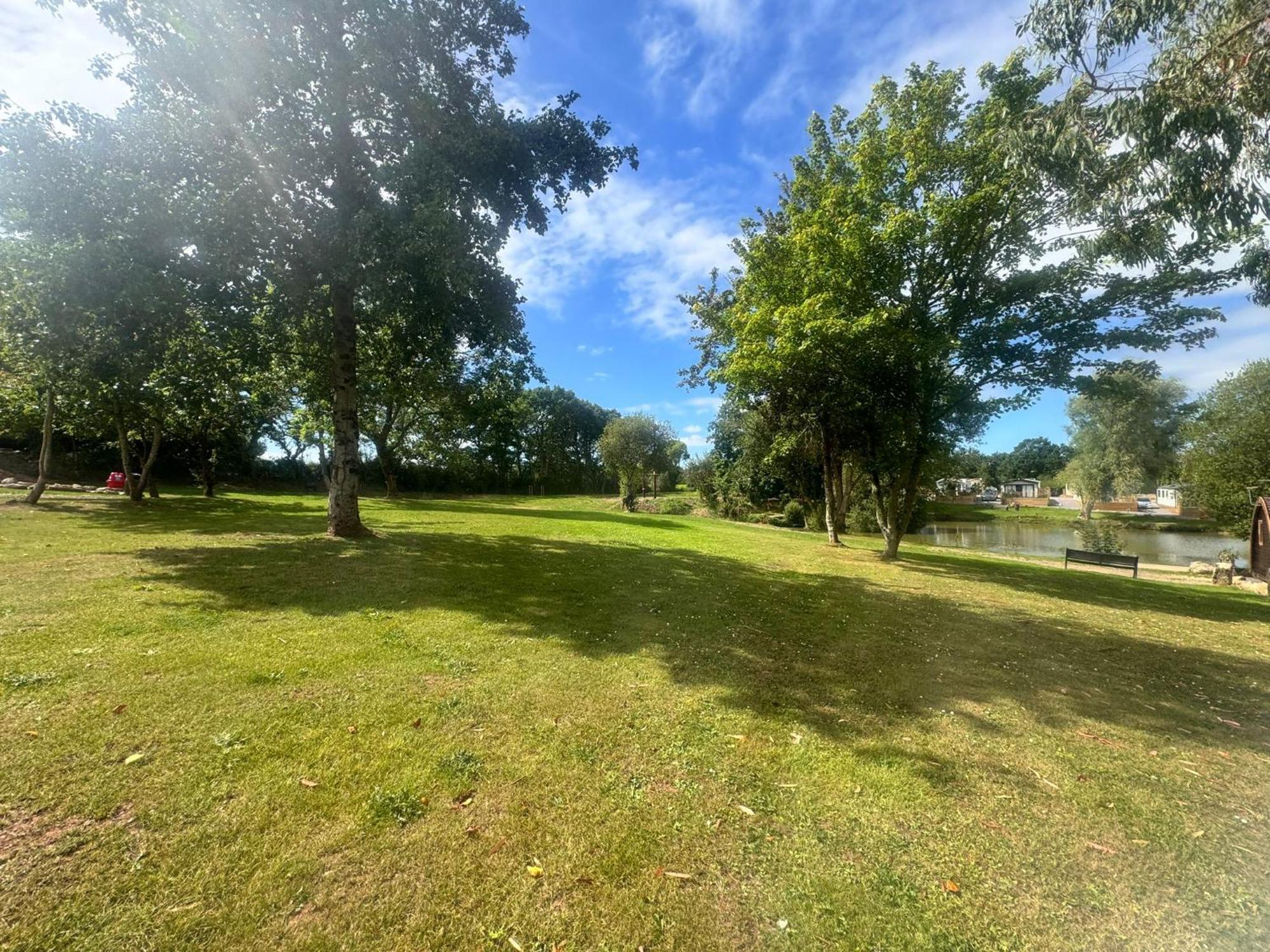 Chalet View - Fishing Lakes Exeter