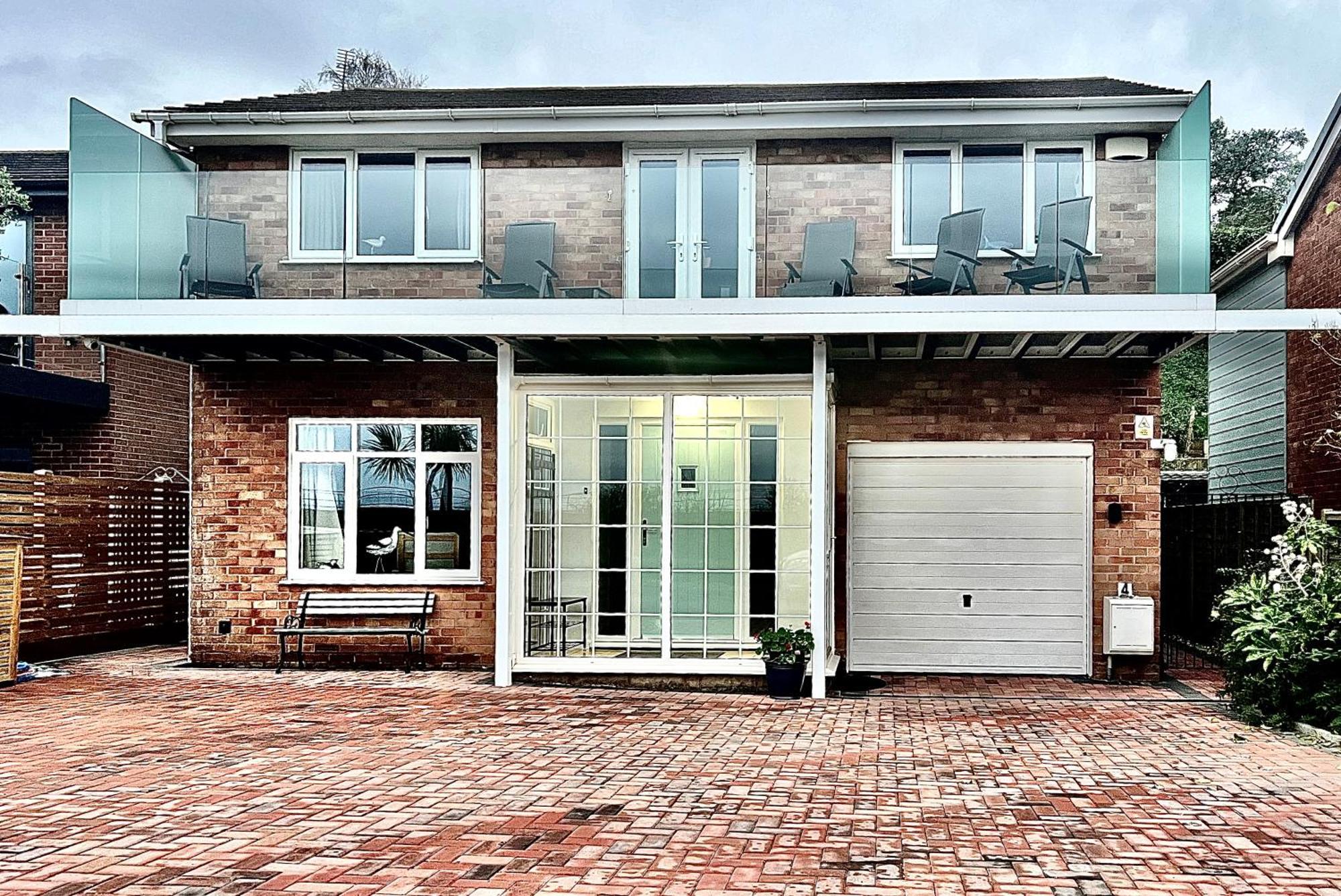 4 Bed Retreat With Balcony & Estuary Views Exeter