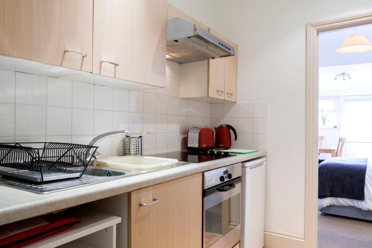 Quiet Self Contained Flat Near Town Centre And Exeter