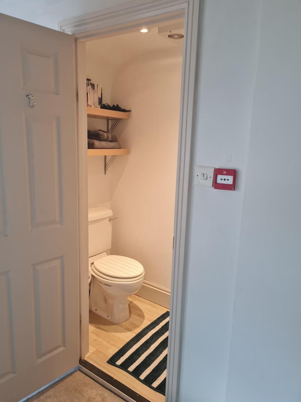 Quiet Self Contained Flat Near Town Centre And * Exeter