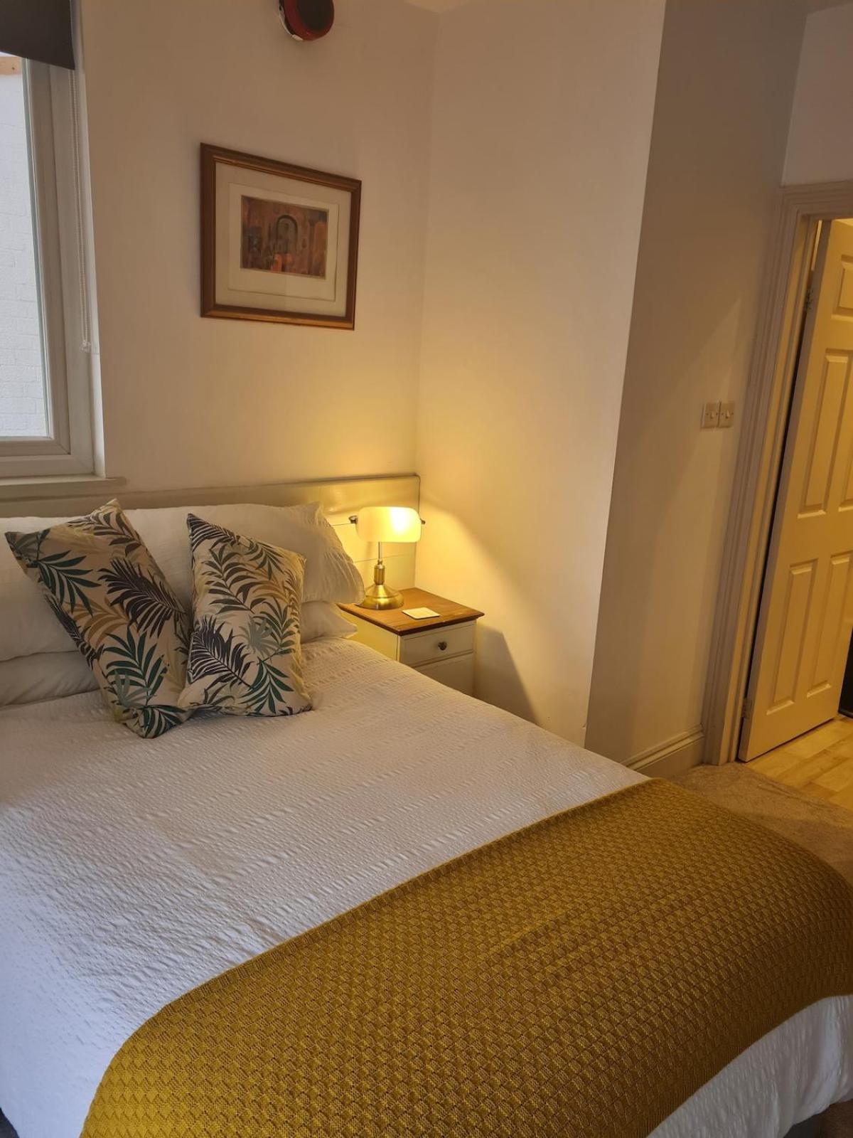 Quiet Self Contained Flat Near Town Centre And Apartamento *