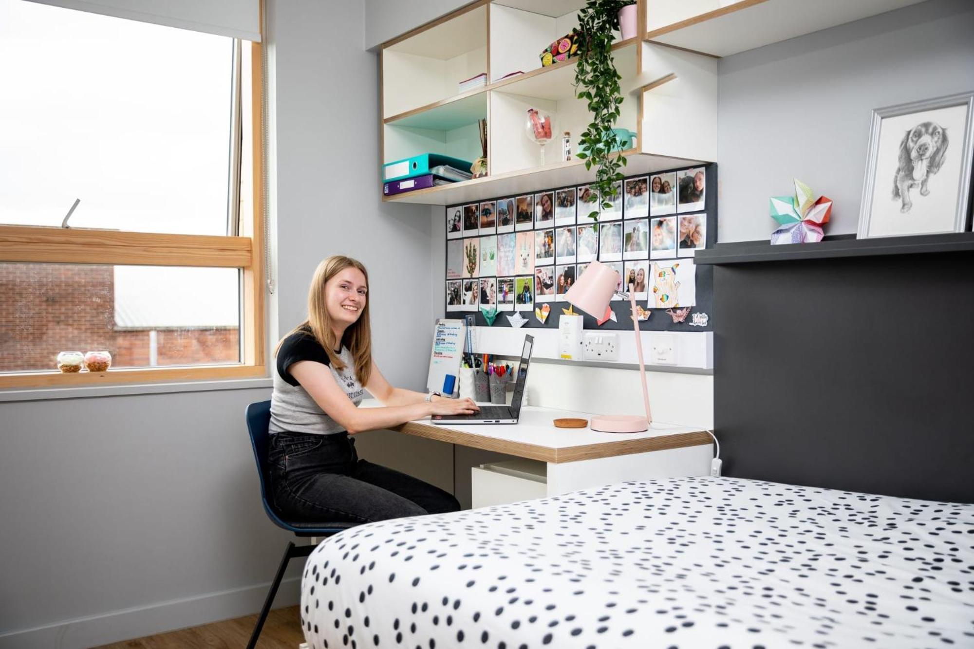 Modern Private Bedrooms At The Depot In The Heart Of Exeter *