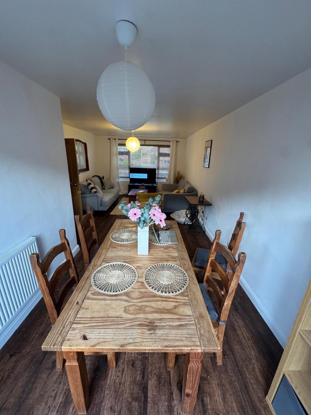 Light, Spacious & Simplistic 3 Bed * Exeter