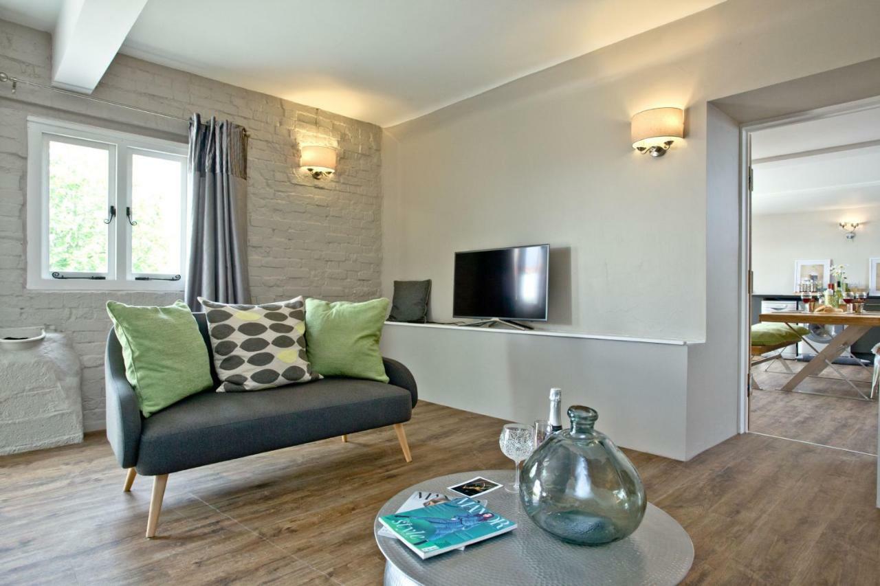 The Wine Lodge, Kenton Park Estate, Exeter