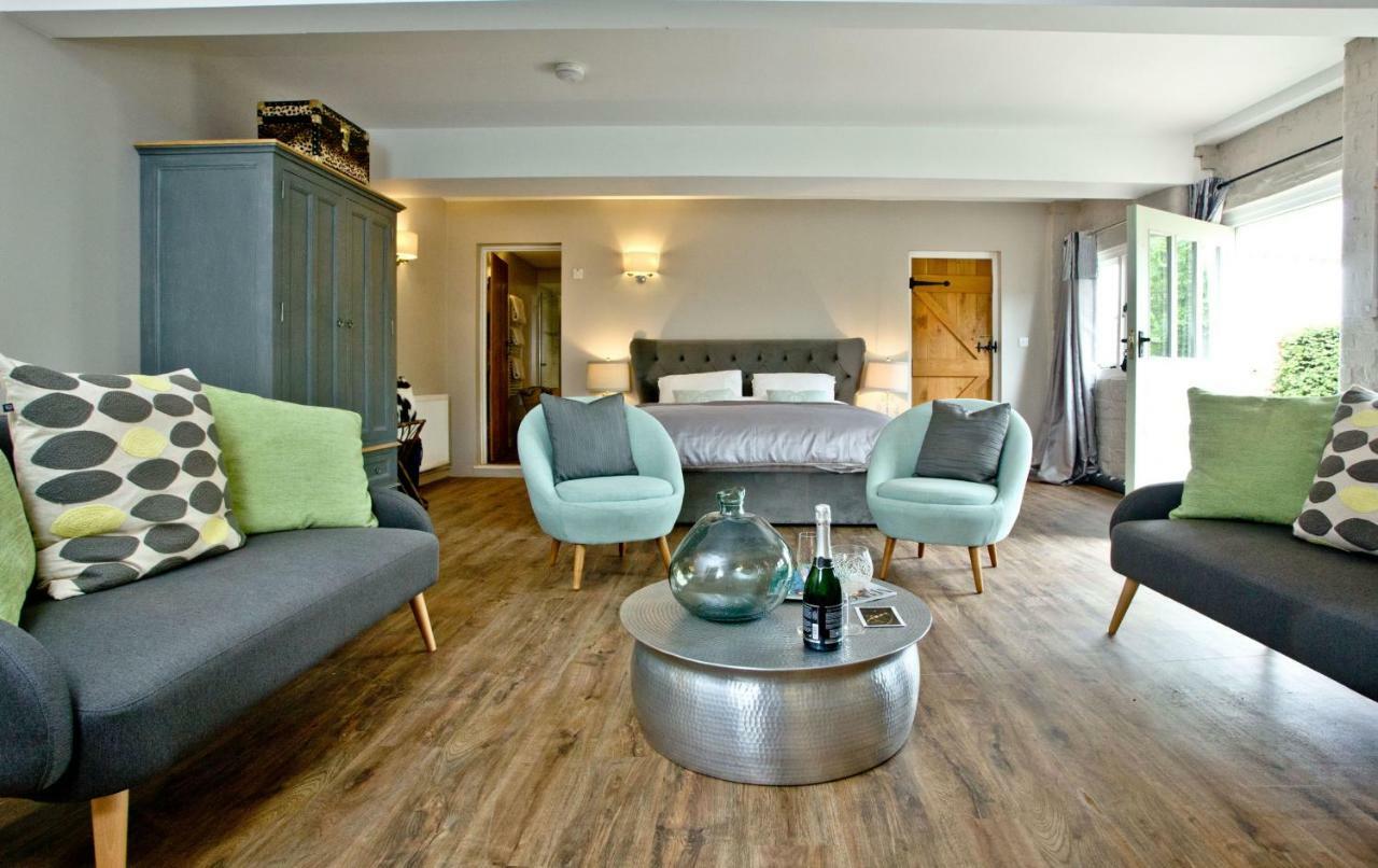 The Wine Lodge, Kenton Park Estate, *