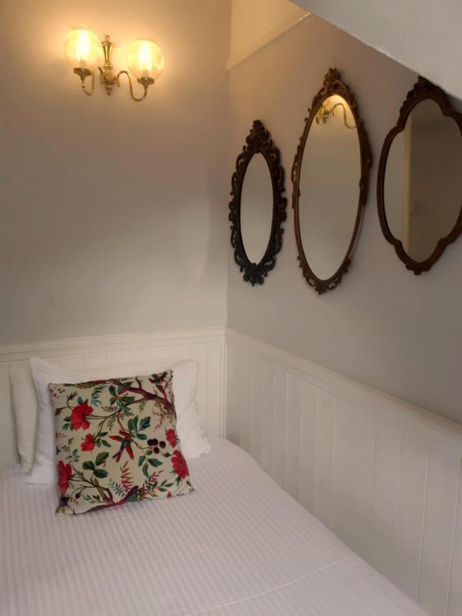 Bed & Breakfast The Telstar 2*